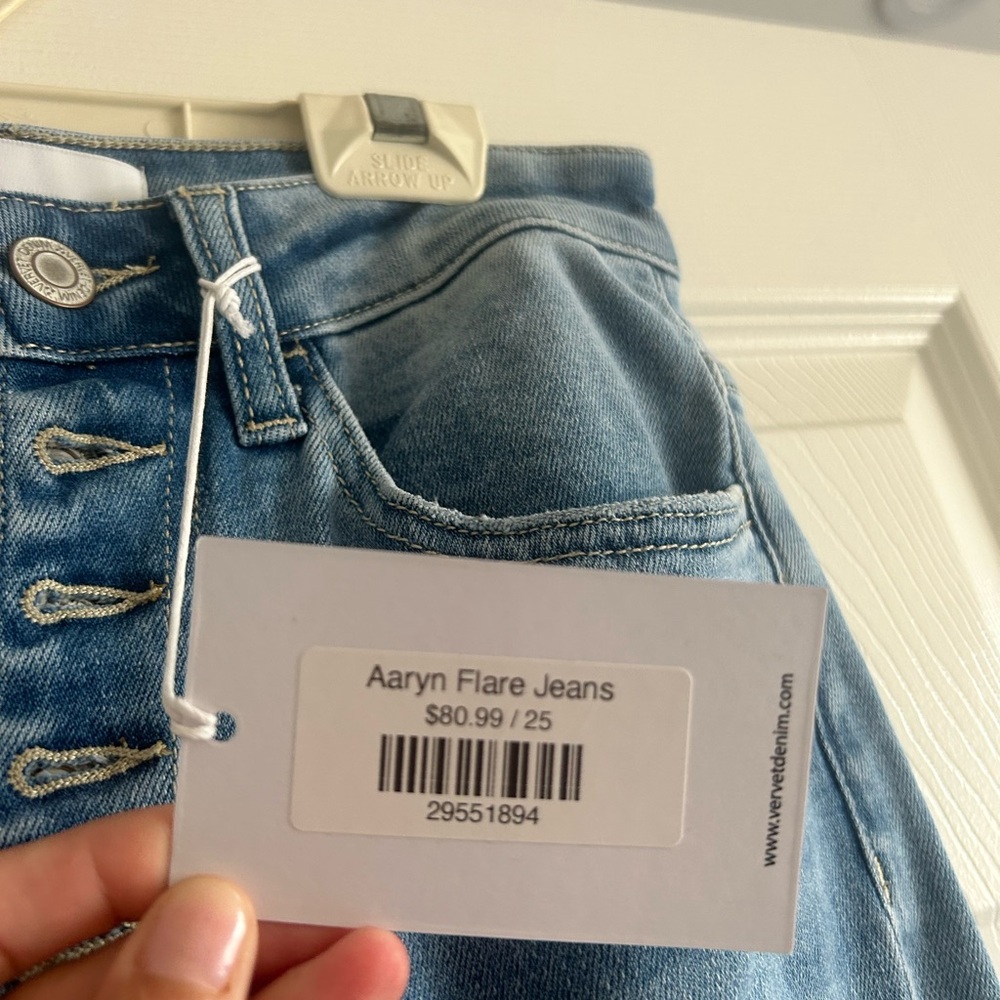 Vervet Brand high rise flared jeans in size 25